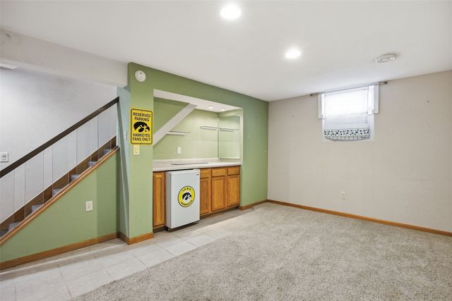 2448 Teresa Drive SW, Cedar Rapids, IA 52404