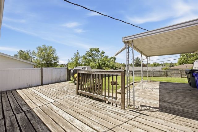 2448 Teresa Drive SW, Cedar Rapids, IA 52404