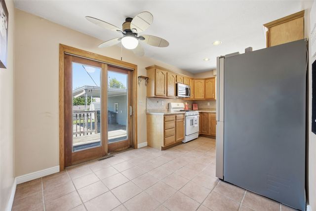 2448 Teresa Drive SW, Cedar Rapids, IA 52404