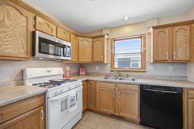 2448 Teresa Drive SW, Cedar Rapids, IA 52404
