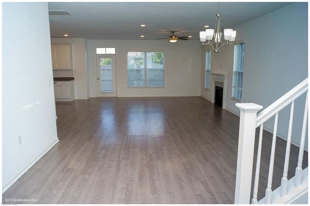 303 Middleton WAY, Chesapeake, VA 23322