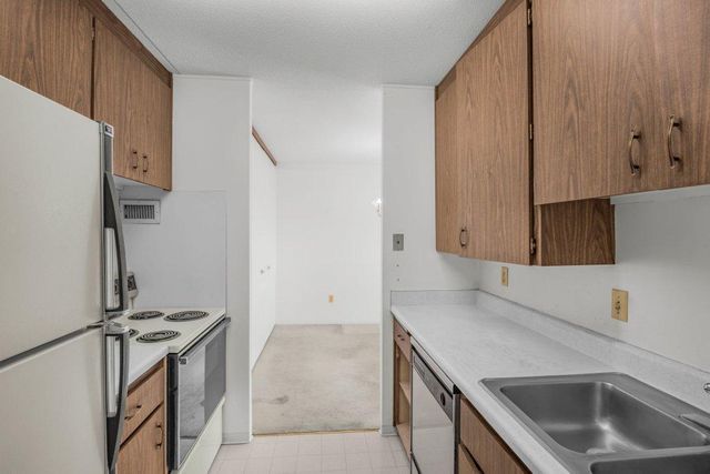 1920 S 1st Street 1106, Minneapolis, MN 55454