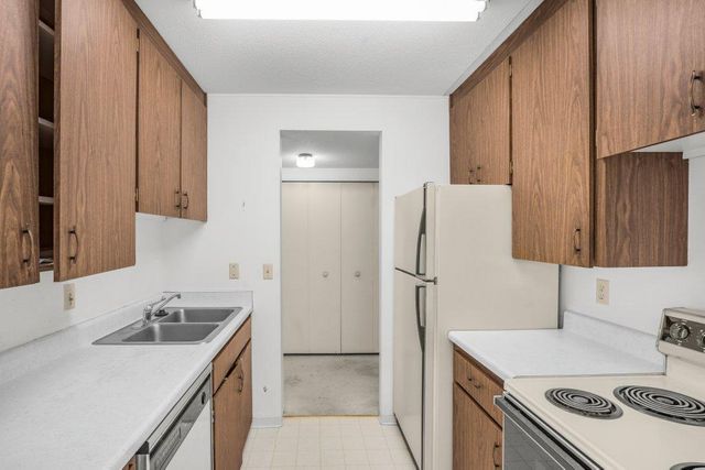 1920 S 1st Street 1106, Minneapolis, MN 55454