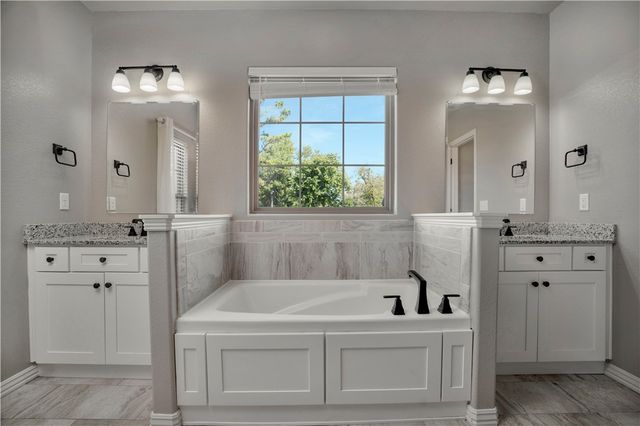 1016 Marbella Court, Cave Springs, AR 72718