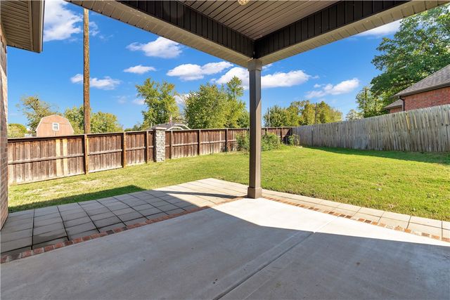 1016 Marbella Court, Cave Springs, AR 72718