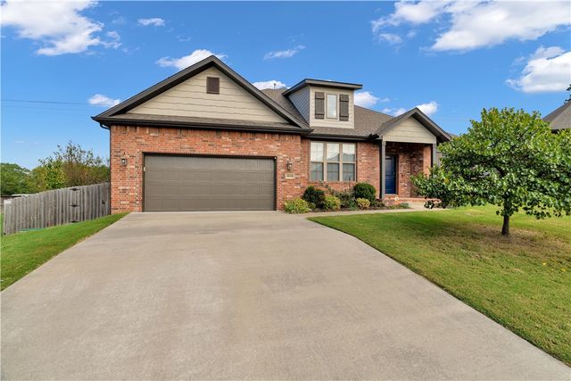 1016 Marbella Court, Cave Springs, AR 72718