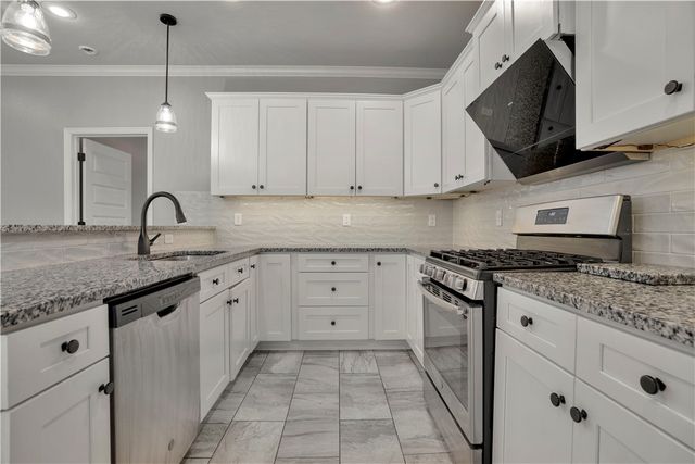 1016 Marbella Court, Cave Springs, AR 72718