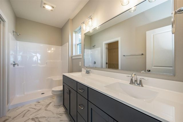 112 Shiloh Vista Avenue, Urbana, IA 52345