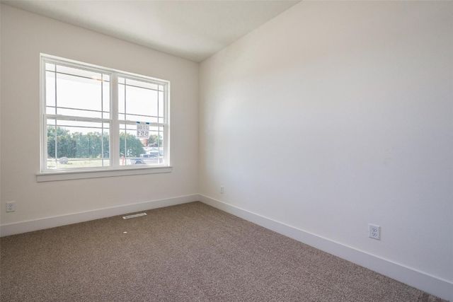 112 Shiloh Vista Avenue, Urbana, IA 52345