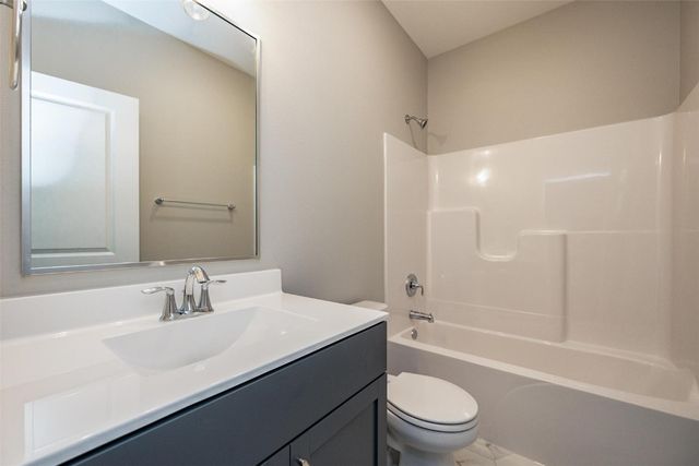 112 Shiloh Vista Avenue, Urbana, IA 52345