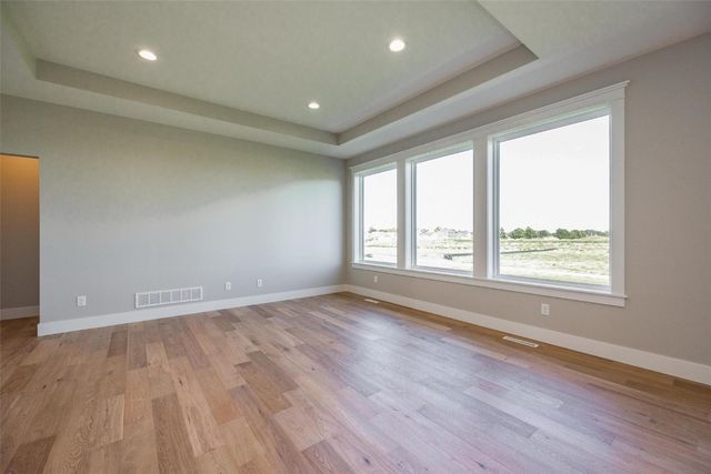 112 Shiloh Vista Avenue, Urbana, IA 52345