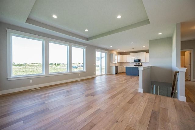 112 Shiloh Vista Avenue, Urbana, IA 52345