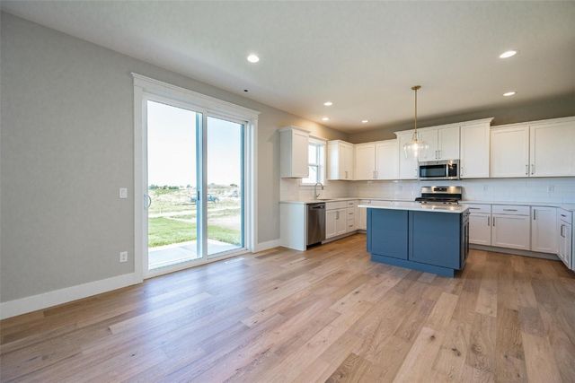 112 Shiloh Vista Avenue, Urbana, IA 52345