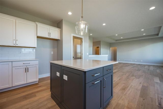 112 Shiloh Vista Avenue, Urbana, IA 52345