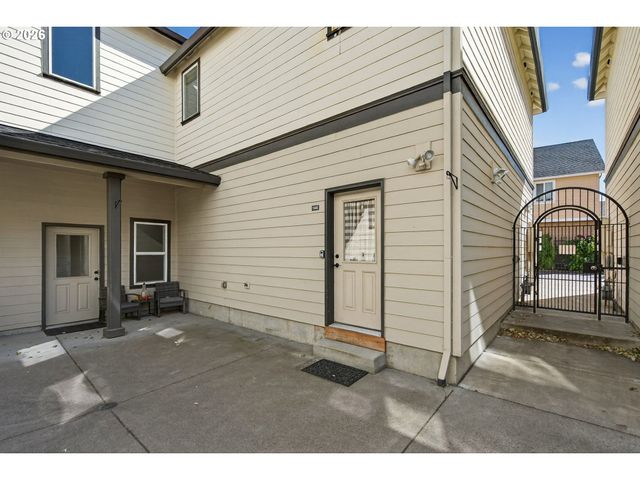 1647 Ne MARKET Dr, Fairview, OR 97024
