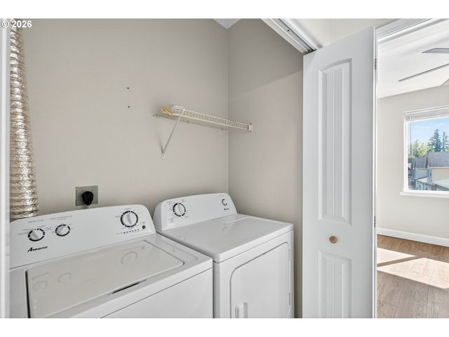 1647 Ne MARKET Dr, Fairview, OR 97024