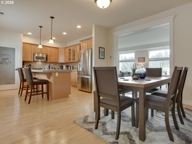 1647 Ne MARKET Dr, Fairview, OR 97024