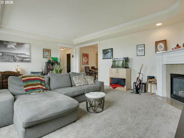 1647 Ne MARKET Dr, Fairview, OR 97024