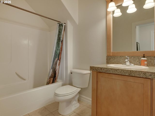 1647 Ne MARKET Dr, Fairview, OR 97024