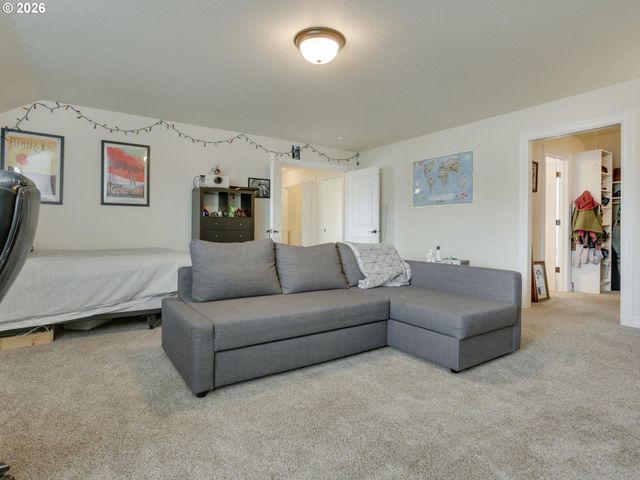 1647 Ne MARKET Dr, Fairview, OR 97024