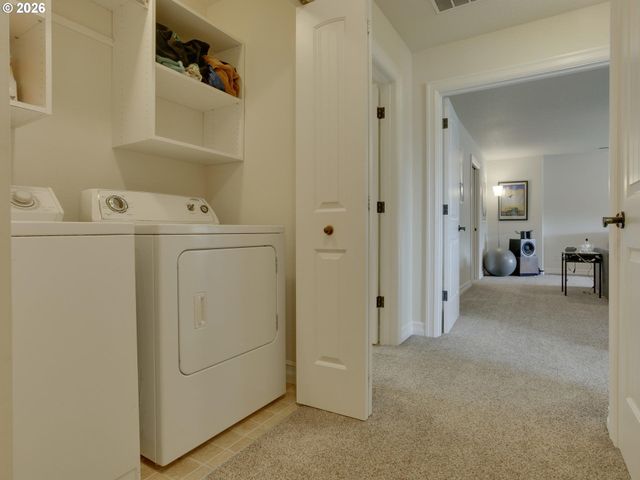 1647 Ne MARKET Dr, Fairview, OR 97024
