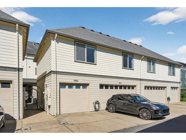 1647 Ne MARKET Dr, Fairview, OR 97024