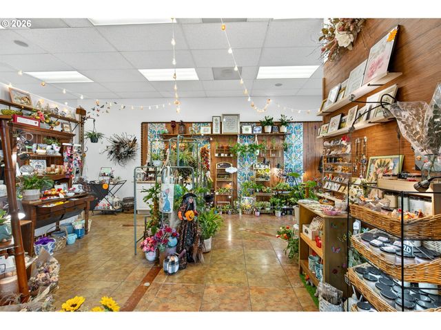 1647 Ne MARKET Dr, Fairview, OR 97024