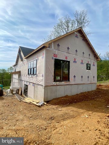 2 LOCUST TRL, Fairfield, PA 17320