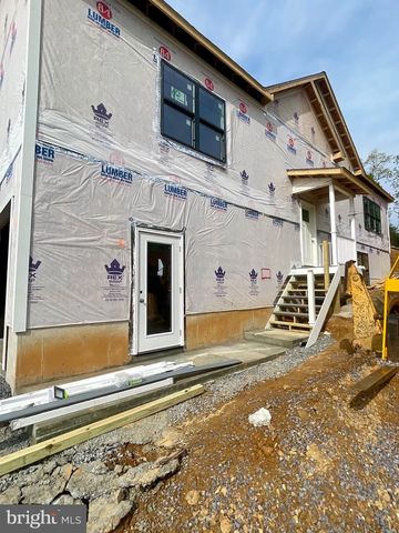 2 LOCUST TRL, Fairfield, PA 17320