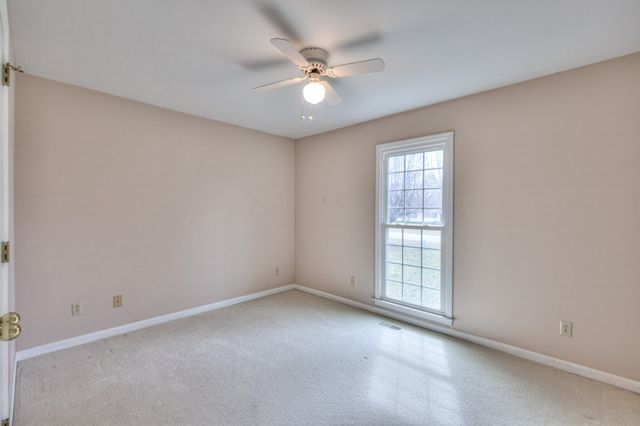 874 Doak Rd, Manchester, TN 37355