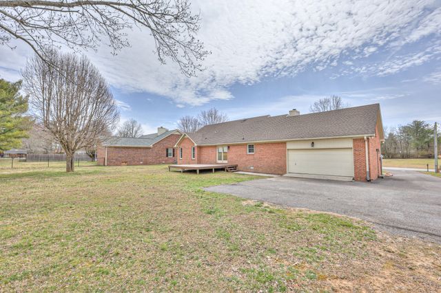 874 Doak Rd, Manchester, TN 37355