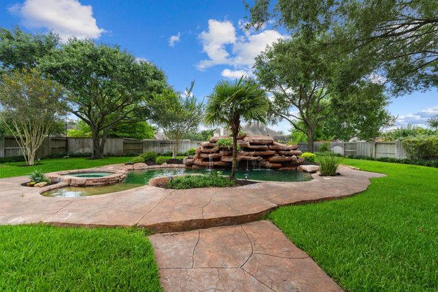 830 Lake Grayson Drive, Katy, TX 77494