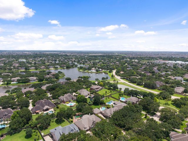 830 Lake Grayson Drive, Katy, TX 77494