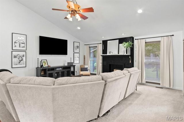 342 Oak Hill Drive, Belleville, IL 62223