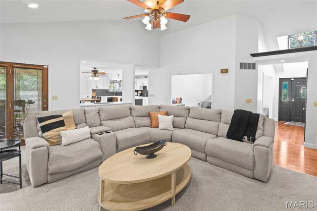 342 Oak Hill Drive, Belleville, IL 62223