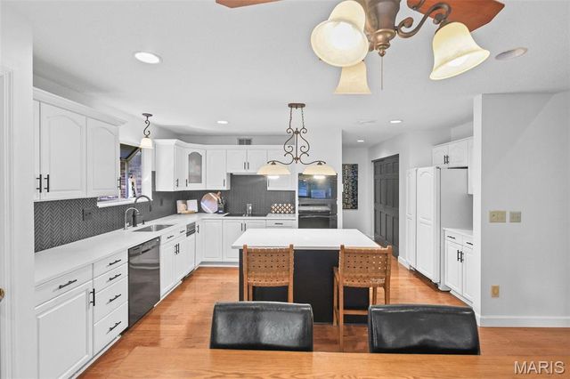 342 Oak Hill Drive, Belleville, IL 62223