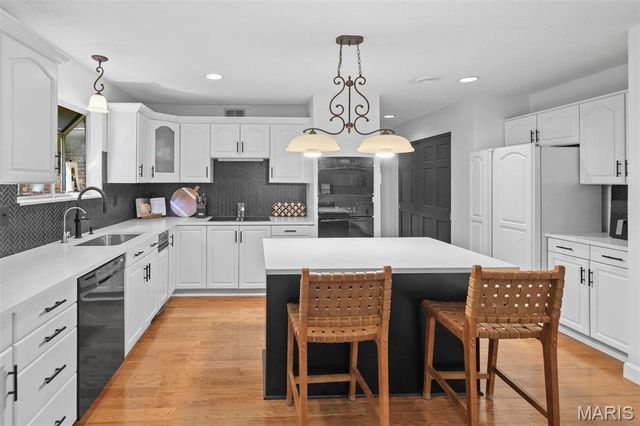 342 Oak Hill Drive, Belleville, IL 62223