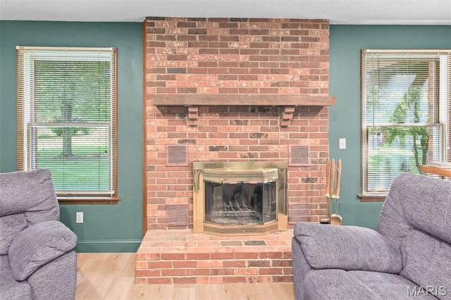 342 Oak Hill Drive, Belleville, IL 62223