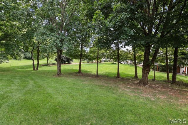 342 Oak Hill Drive, Belleville, IL 62223