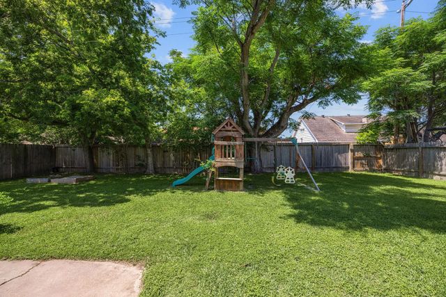 9314 Vickijohn Drive, Houston, TX 77031
