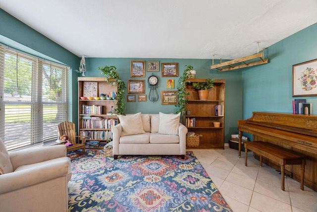 9314 Vickijohn Drive, Houston, TX 77031
