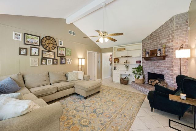 9314 Vickijohn Drive, Houston, TX 77031