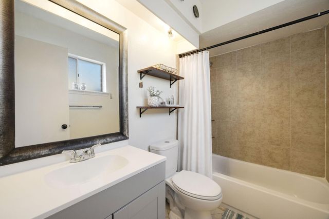 9314 Vickijohn Drive, Houston, TX 77031