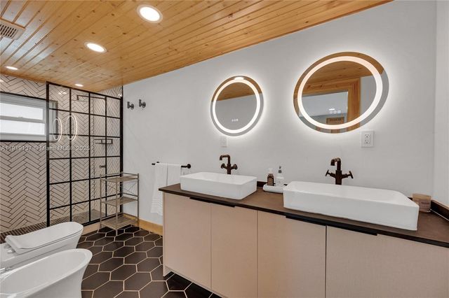 9000 NW 12th Ave, Miami, FL 33150