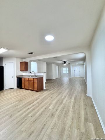 8214 DERBY VIS, Schertz, TX 78154