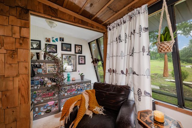 1933 Maple Street, Hollister, MO 65672