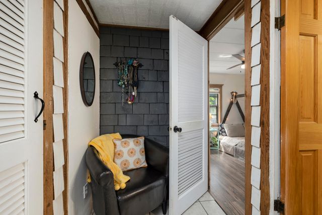 1933 Maple Street, Hollister, MO 65672