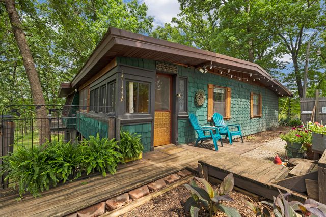 1933 Maple Street, Hollister, MO 65672