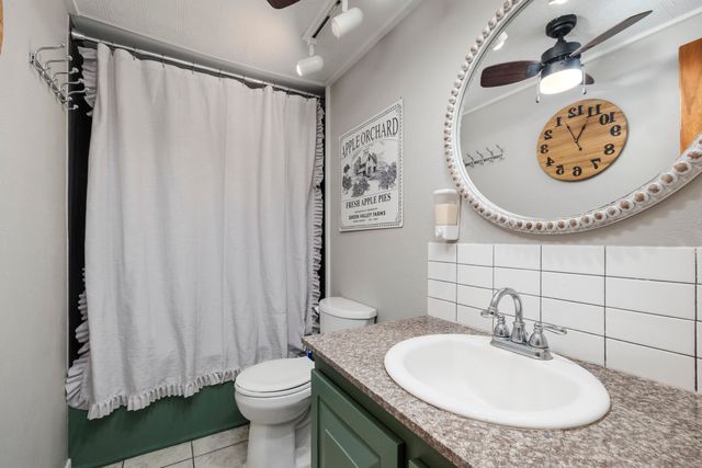 1933 Maple Street, Hollister, MO 65672