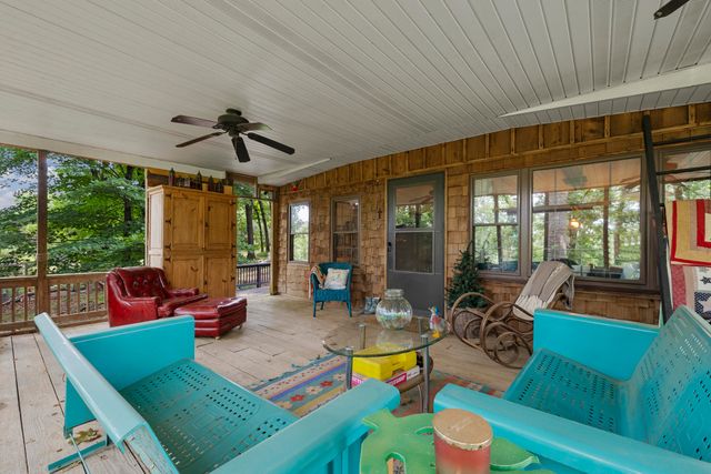 1933 Maple Street, Hollister, MO 65672